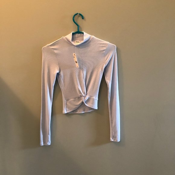 Knotted front long sleeve - Picture 1 of 2